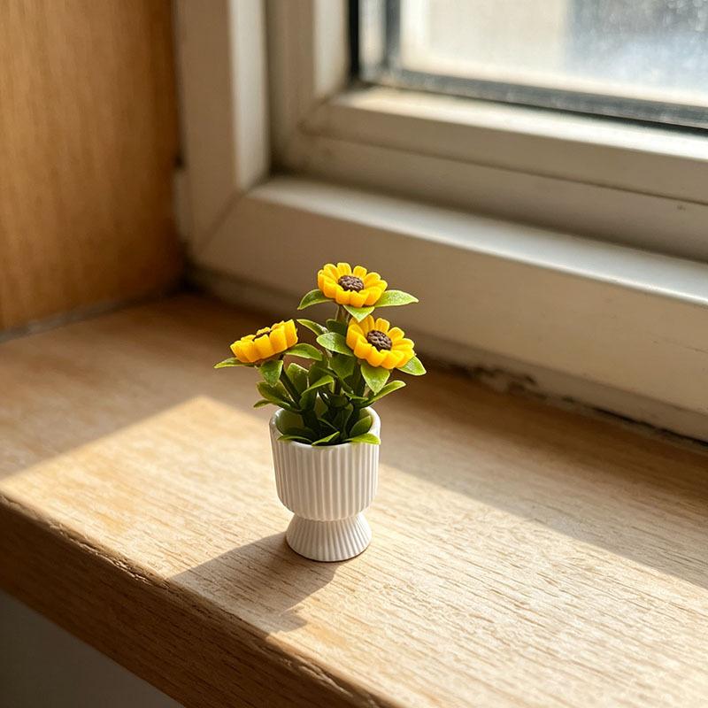 { # ミニチュアのひまわりの鉢植えオーナメント。1/12ス - Pothos のレビューと価格
